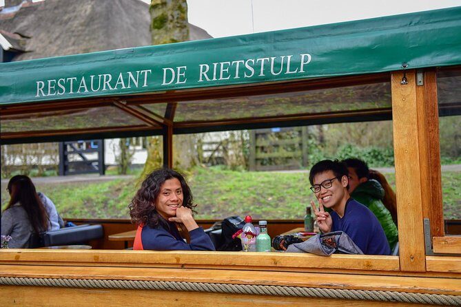 Giethoorn Guided DayTrip from Amsterdam - The Included 1-Hour Canal Cruise: What You Actually See