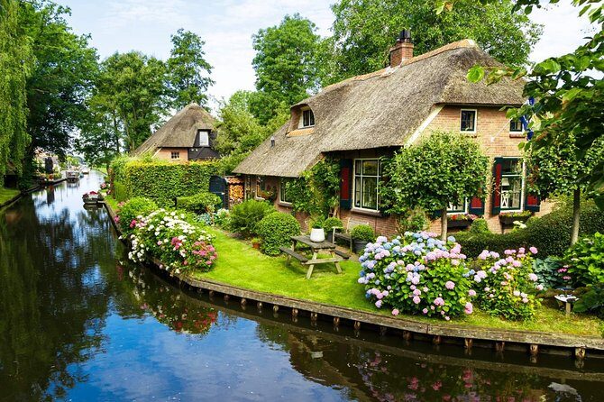 Giethoorn Private Tour & Boat Trip - Key Points That Matter