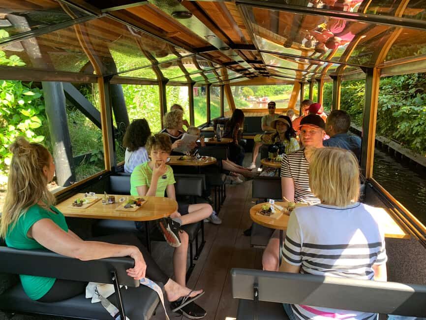 Giethoorn: Sightseeing Boat Tour - The 1-hour boat cruise: what you’ll see and feel