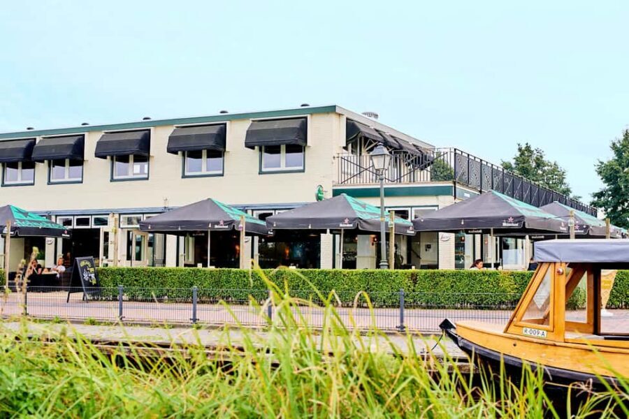 Giethoorn: Sightseeing Boat Tour - Your guide in Dutch and English: how the stories land