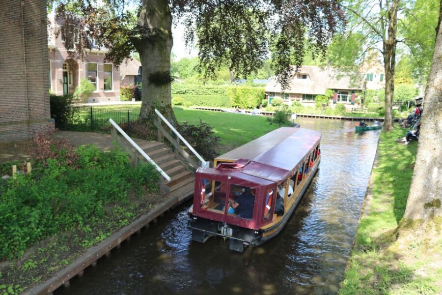 Giethoorn: Village & National Park Canal Cruise with Coffee - Who this cruise is best for