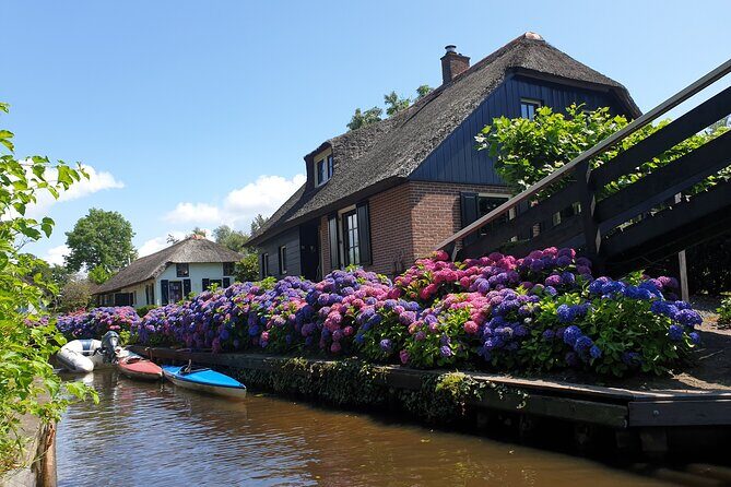 Giethoorn, Zaandam & Zaanse Schans Day Tour w/ Small Boat Ride - Zaanse Schans and Giethoorn in one day: the big idea