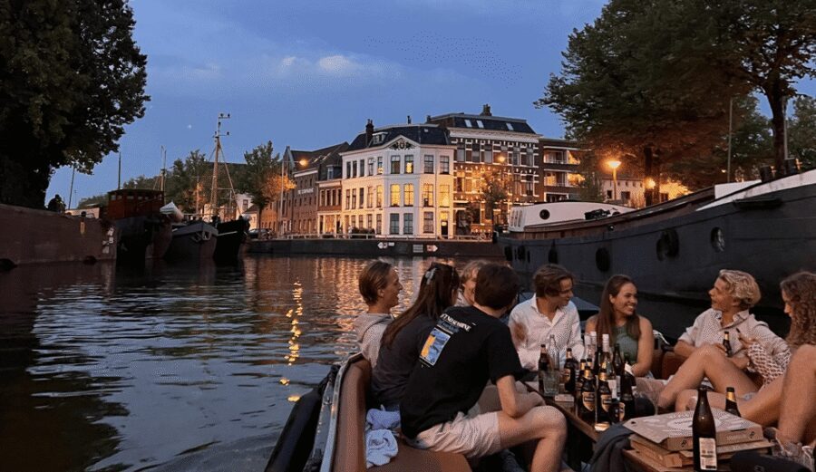 Groningen: City canal cruise (with unlimited drinks) - Timing tips: getting the most from 1–1.5 hours