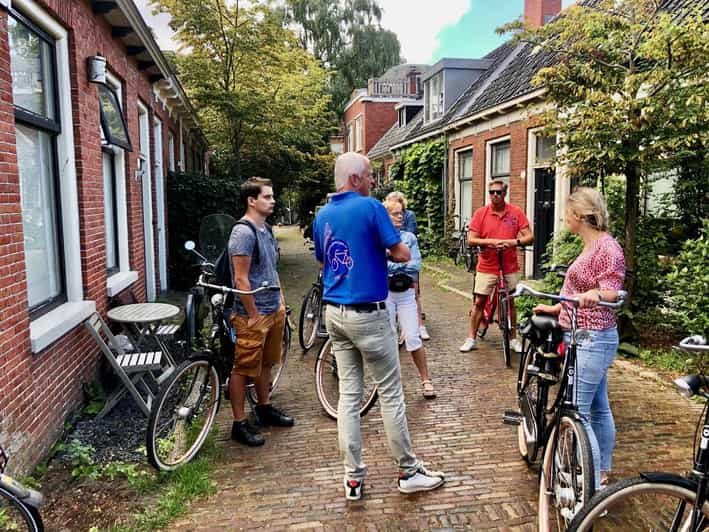 Groningen: City Highlights Bike Tour - Stop 1: Groningen’s museum energy at Groninger Museum