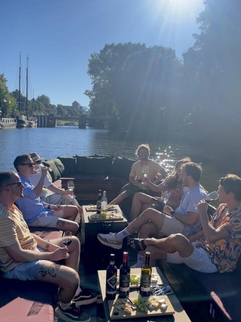 Groningen: Evening Cheese and Wine cruise - A One-Hour Evening Plan That Feels Like Groningen