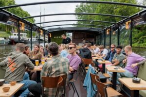 Groningen: Terrace Boat Experience with a Cozy Bar - Roof comfort: open for sun, closed for rain