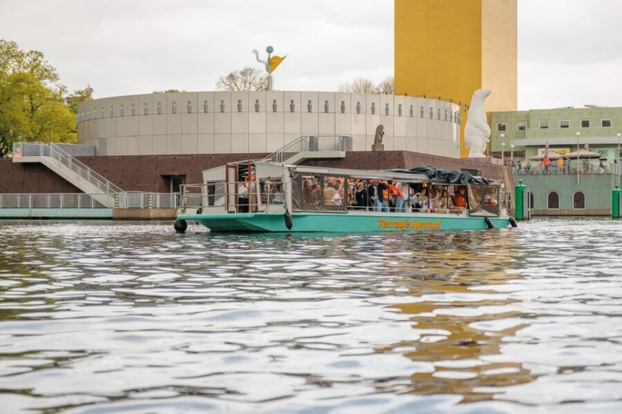 Groningen: Terrace Boat Experience with a Cozy Bar - The bar experience: drinks and warm vegetarian snacks onboard