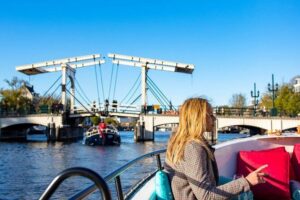 Guided Amsterdam Canal Cruise – Snacks & Drinks on board(1 Hour) - Getting to Oudezijds Voorburgwal 226: Don’t Overthink It