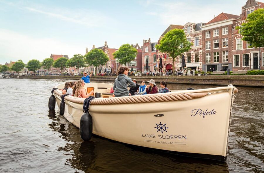 Haarlem: De Adriaan Windmill Tour + Open Canal Cruise - Who should book this (and who should skip it)