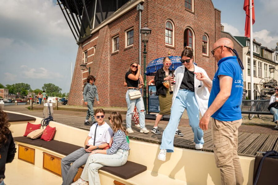 Haarlem: Guided Highlights Canal Cruise on Open Boat - Your guide does highlights, not a nonstop script
