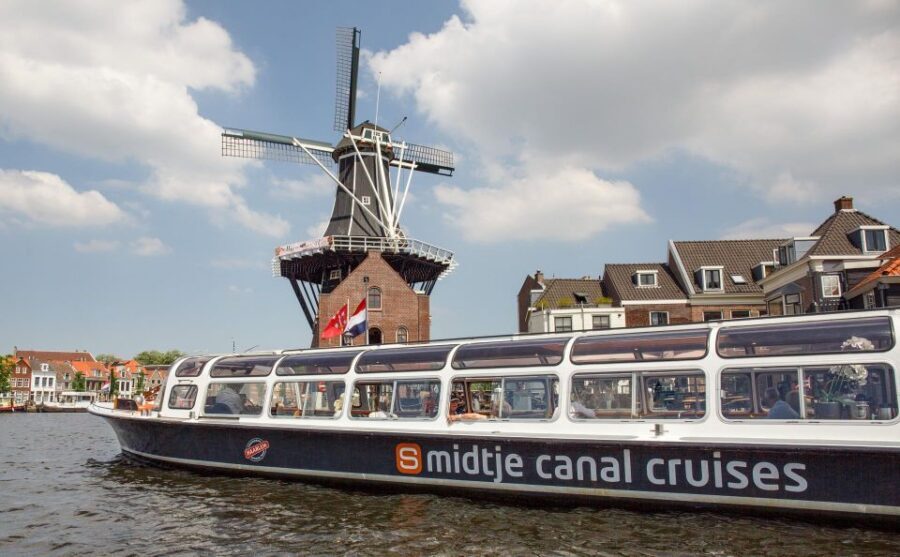 Haarlem: Sightseeing Canal Cruise through the City Center - Picking up the best views (without overthinking it)