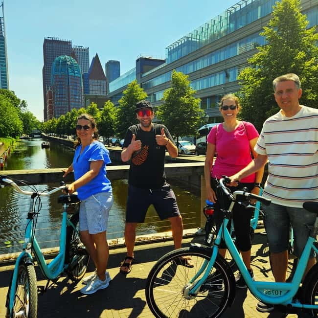 Interactive Safe 2,5hr Bike tour with Entertaining Guide - A bike-friendly way to get your bearings in The Hague
