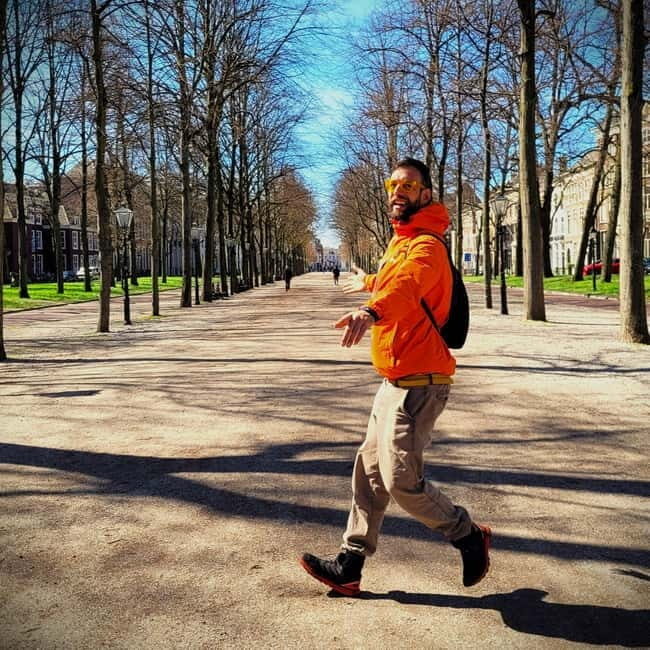 Interactive Safe 2,5hr Bike tour with Entertaining Guide - Where the tour starts: Paviljoensgracht 131 and the safety briefing