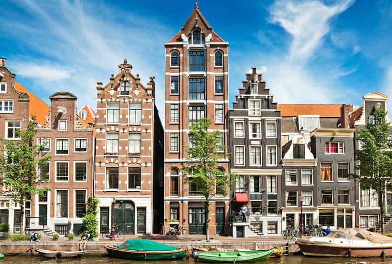 Jordaan, Anne Frank and Leidseplein tour in English - Into the Jordaan: brown cafés, canals, and a bohemian rhythm