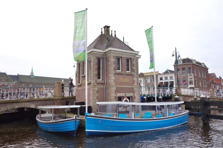 Leiden: Cruise through the Historic City Center with Guide - Why Leiden’s canals work so well in 50 minutes