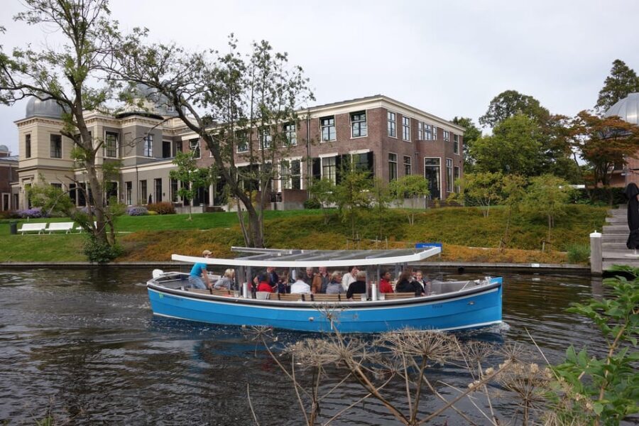 Leiden: Cruise through the Historic City Center with Guide - Meeting at Blauwpoortsbrug and getting oriented fast