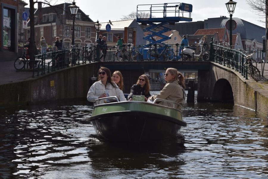 Leiden: Electric Boat Rental - The First 10 Minutes: Learn the Boat, Then Relax