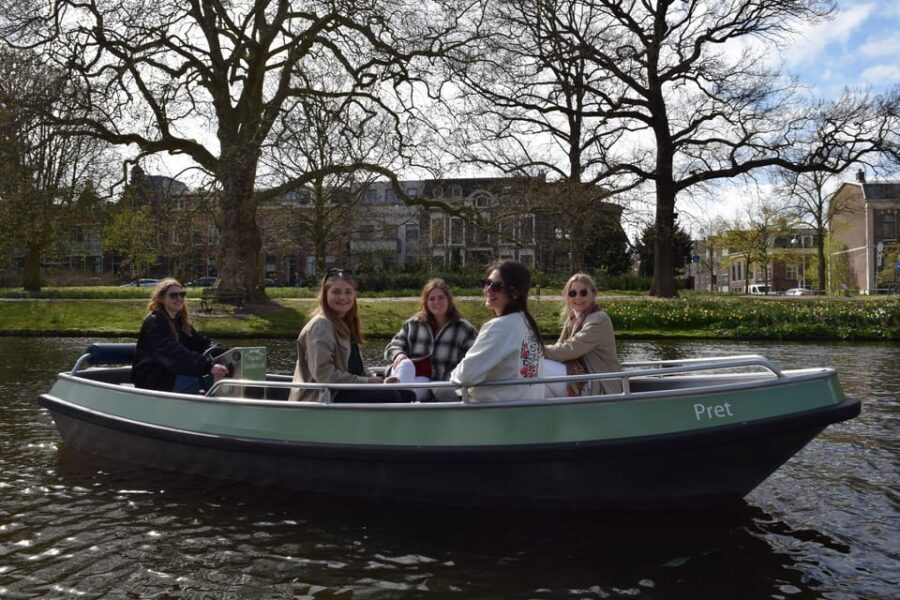 Leiden: Electric Boat Rental - Your 2-Hour Route: 88 Canals, 28 Kilometers, and Stops by Parks
