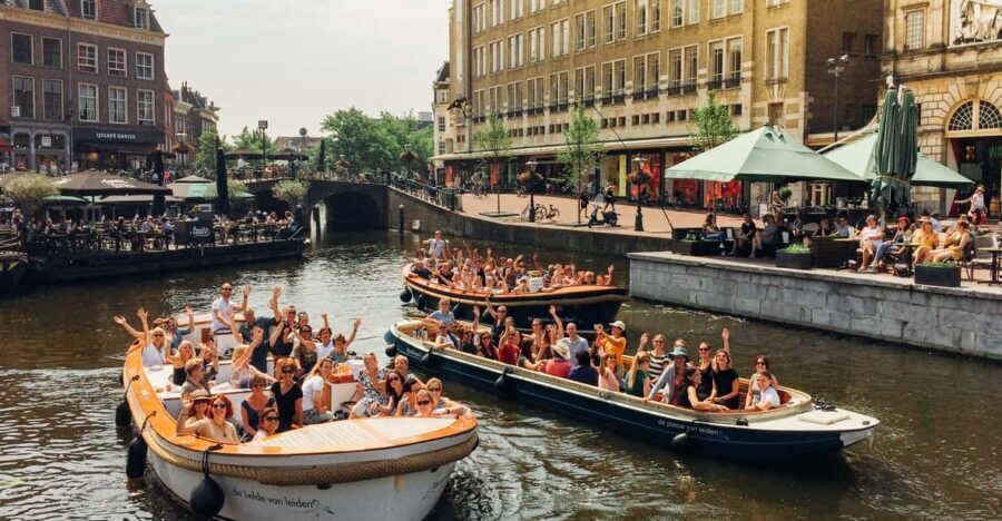 Leiden: Guided City Canal Cruise - Your guide and the sound: getting the most from the Dutch and English commentary
