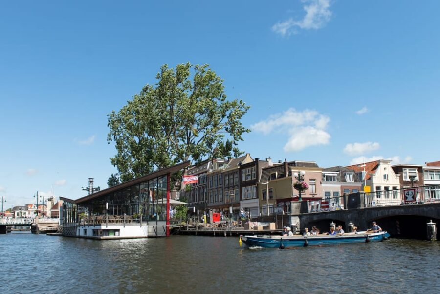 Leiden: Guided City Canal Cruise - Value for $15: what you’re really paying for