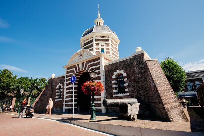 Leiden Tour with Live guide and Visit to Rembrandt's First Studio - How This Leiden Tour Gets You Oriented Fast