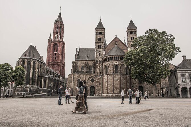 Maastricht Privat Sightseeing City Walk - How the Guide Makes the Difference (René and Peter Energy)