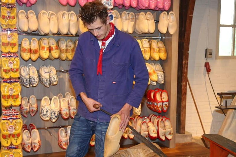 Marken, Volendam, and Edam Full-Day Tour from Amsterdam - Edam on Cobblestones: Grote Kerk and the Shipyard Story