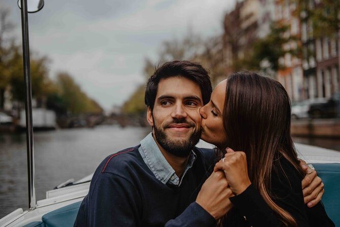 Private Romantic Canal Cruise Amsterdam with Bubbly and Snacks - Snacks, Prosecco, and the comfort math behind the price