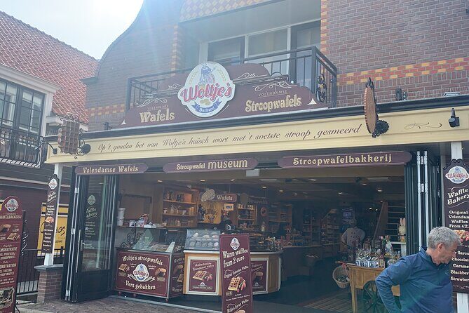 Private Zaanse Schans Windmills and Volendam Tour from Amsterdam - Henri Willig Jersey farm and Gouda tasting with robot milking