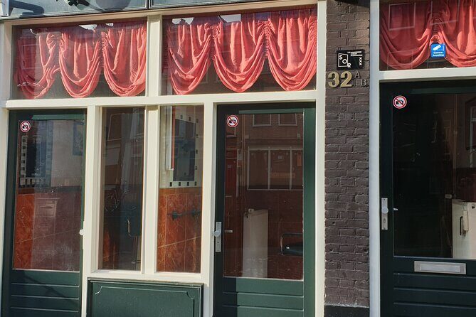 Red Light District Tour by Locals, Small Group (approx 4) - Guides set the tone: respect, humor, and room for questions