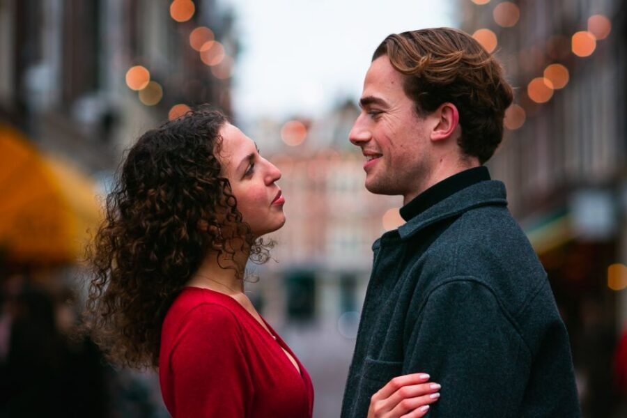 Romantic Photoshoot Experience for Couples in Amsterdam - Small Practical Tips That Make Your Photos Look Better