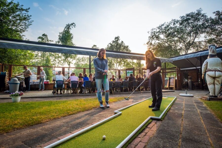 Rotterdam: 18-Hole Mini-Golf Game - The Course Layout: Why 18 Holes Feels Longer (In a Good Way)
