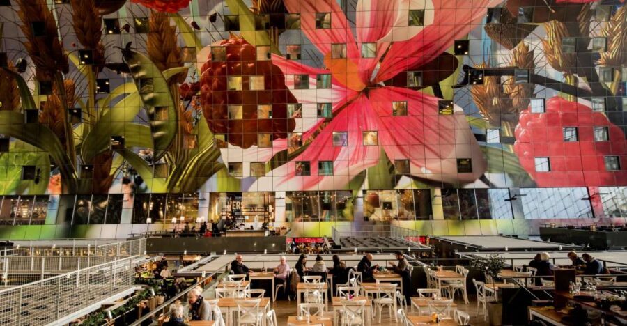 Rotterdam: 2-Hour Guided Walking Tour - World War II rebuilding and the Town Hall + St. Lawrence Church story