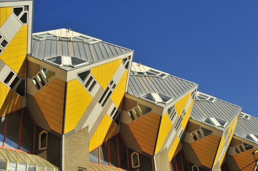 Rotterdam: Architectural Highlights Guided Walking Tour - Timmerhuis and Sint Laurents Church: layers of style, not one style
