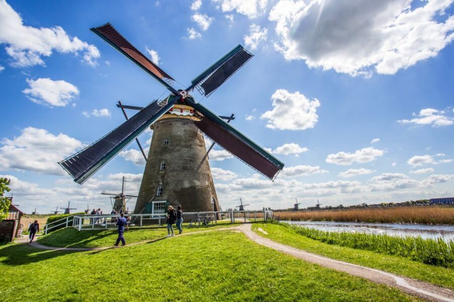 Rotterdam: Kinderdijk UNESCO World Heritage Entry Ticket - Nederwaard Museum Mill: pair it with Blokweer