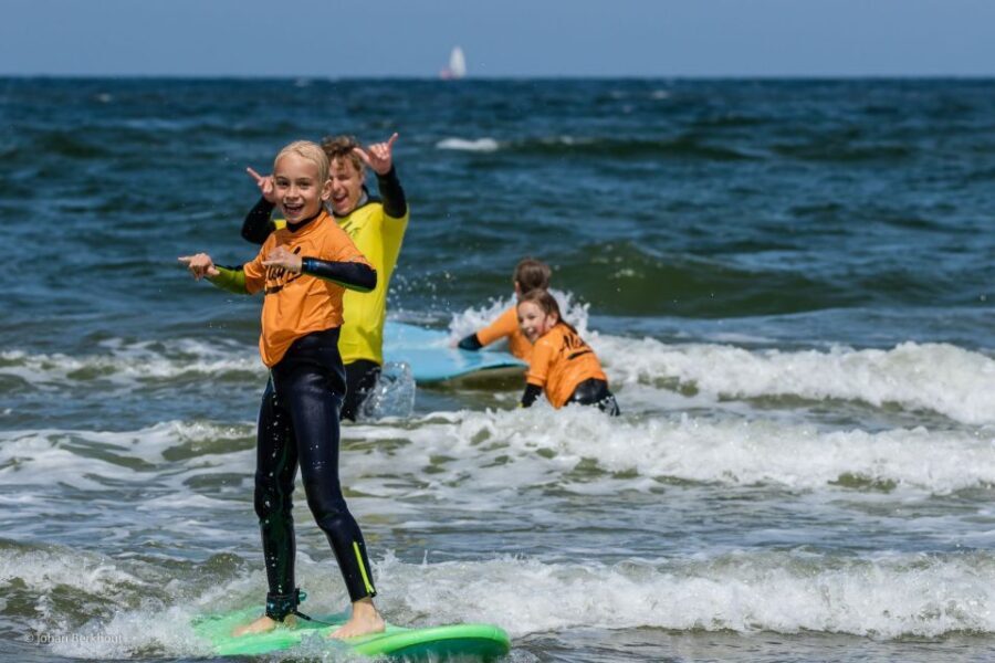 Scheveningen Beach: 2-Hour Surf Experience for Adults - Instructor languages: communication you can rely on