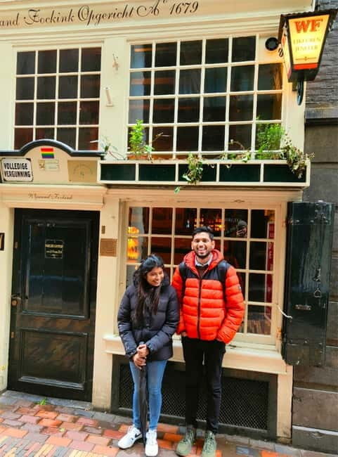 Skipping Lines & Sipping Beers: A History Tour of Amsterdam - Walking history stops that actually connect to food