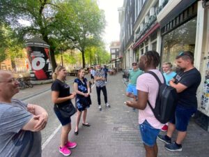 Sprechen Sie Gras? German Tour of Amsterdam's Coffeeshops - Dam Square Start: Fast Orientation in the City’s Most Visible Spot