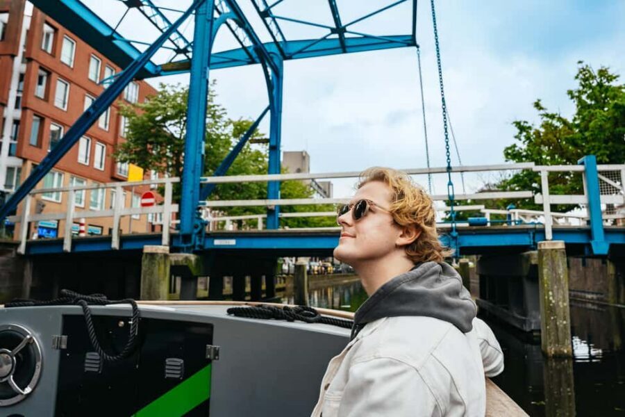 The Hague: Canal Cruise with music from local artists - From Prinsessepark to the canals of The Hague