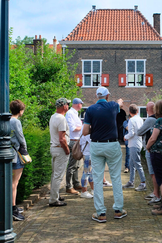 The Hague: Courtyard Walking Tour - Meeting at ’t Goude Hooft and How the 1.5-Hour Walk Flows