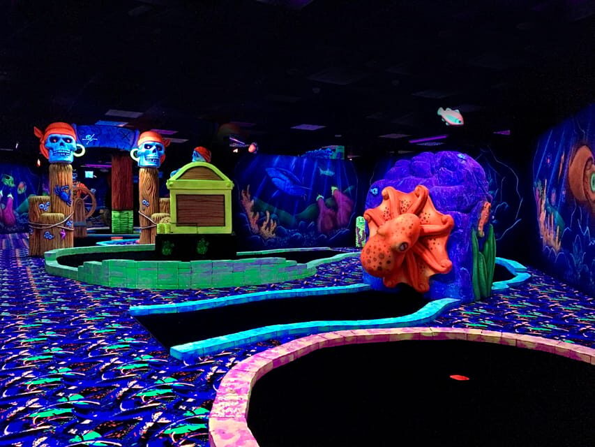 The Hague: Glowgolf Glow in the Dark Indoor Minigolf - Service and overall vibe (based on what people consistently like)