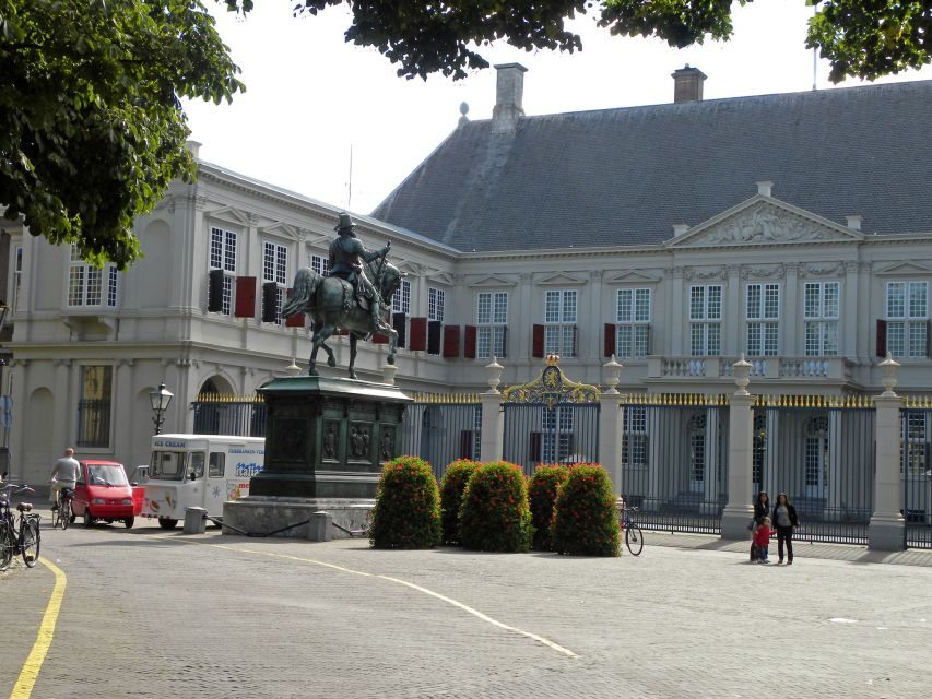 The Hague: Old City Private Walking Tour - Binnenhof: the 13th-century heart of Dutch government