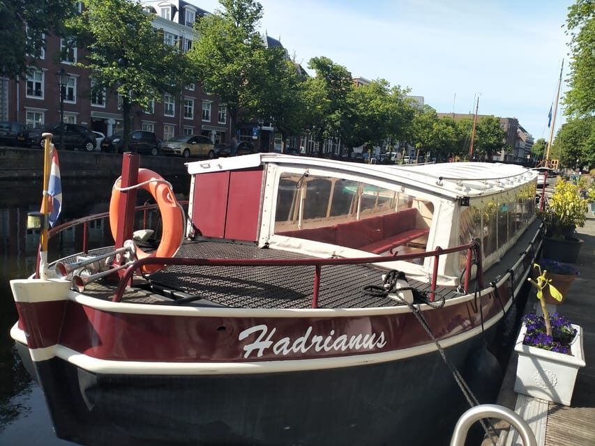 The Hague: One Way Boat Ticket to or from Delft - The Hague drop-off: start exploring from the city center