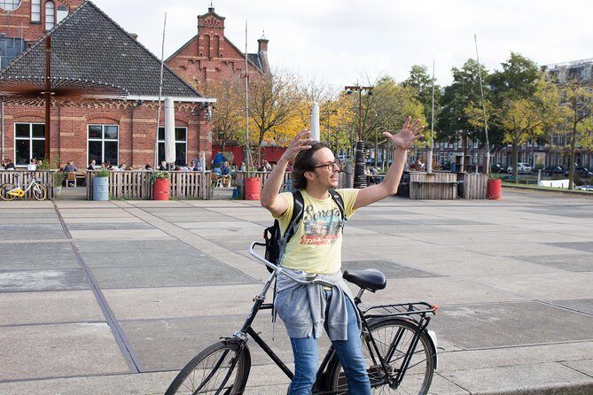 Urban Adventures Amsterdam Bike Tour, Graffiti and Magnet Fishing - Prinseneiland and the Jordaan: canal-house views in a smaller-world feel