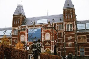 Van Gogh & Rijksmuseum w/ Reserved Entry Semi-Private 8ppl Max - Cobra Café start: the morning flow that keeps you from guessing