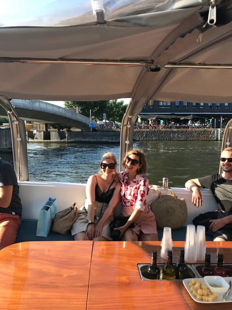 Visit Amsterdam by Boat with a French Guide (french) - When the festival route matters: Festival des Lumières timing