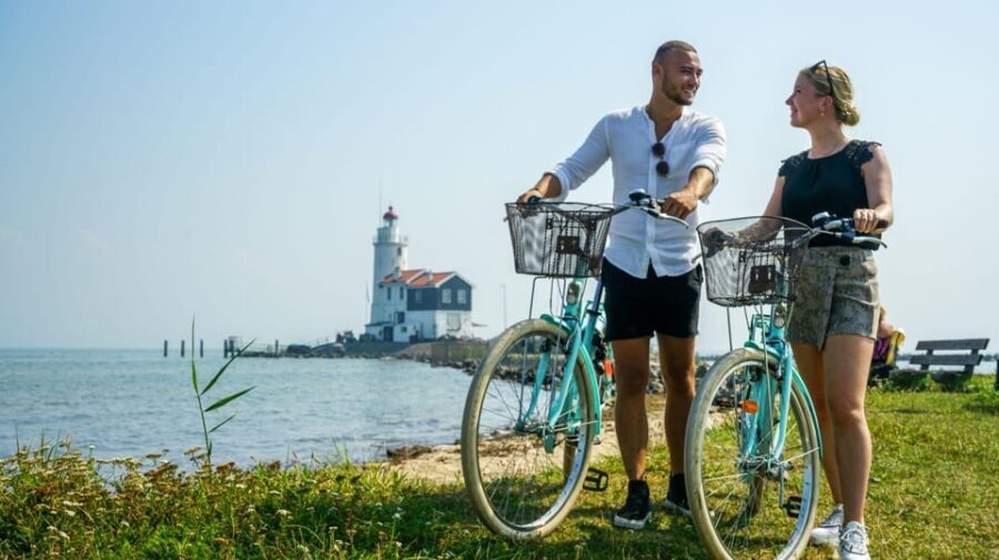 Volendam: E-Bike Rental including Highlights-Routes - Route choice: Monnickendam, Marken, Edam, Broek in Waterland
