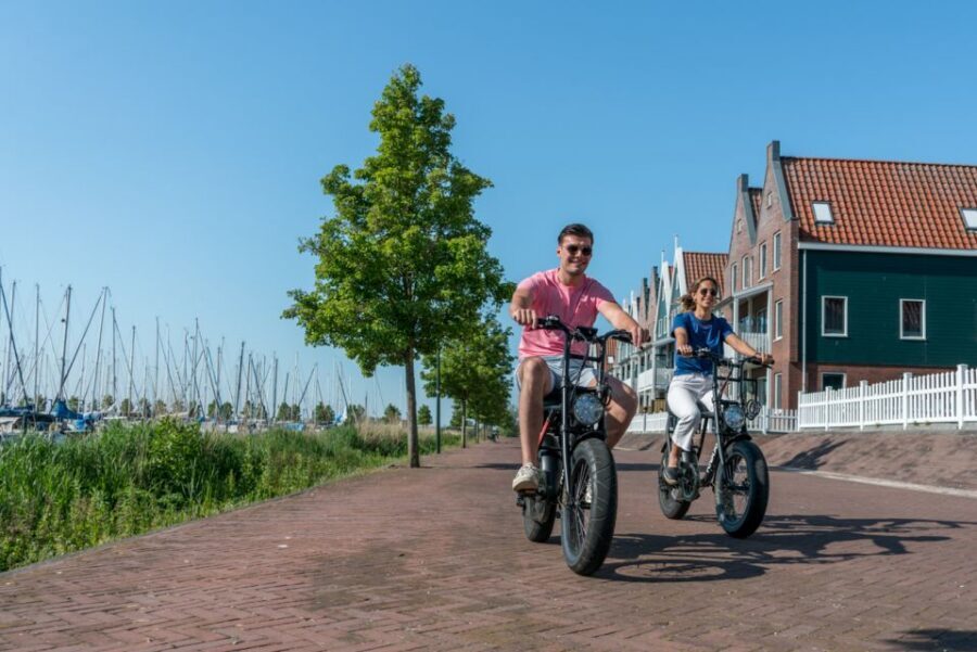 Volendam: E-Fatbike Rental - Why E-Fatbikes Feel Made for Volendam’s Dikes