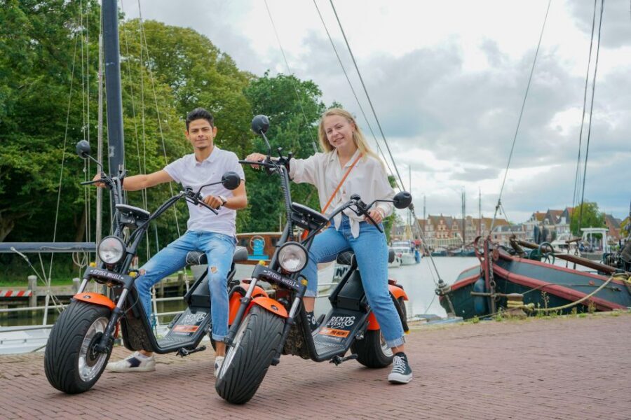 Volendam: E-Scooter Rental - Edam in About an Hour: Canals, Narrow Alleys, and Cheese Stops