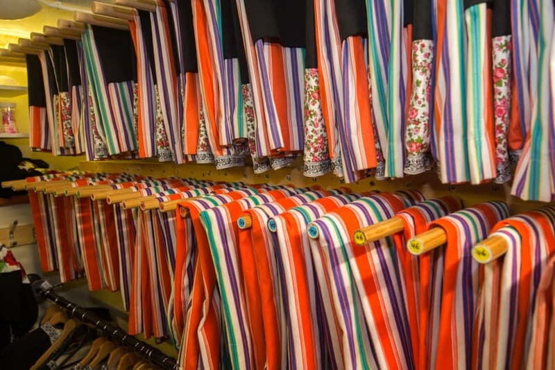 Volendam: Photo Opportunity in Traditional Dutch Costume - What This Volendam Costume Photo Experience Really Is